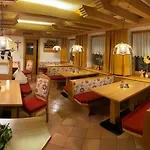 Engadin 게스트하우스 나우더스