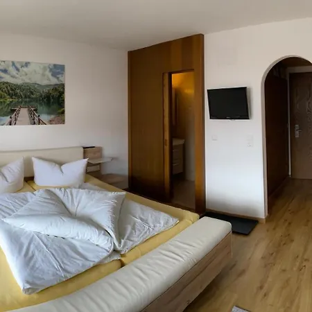 Engadin Guest house 2*