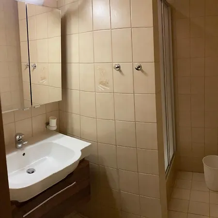 Engadin ゲストハウス ナウダース