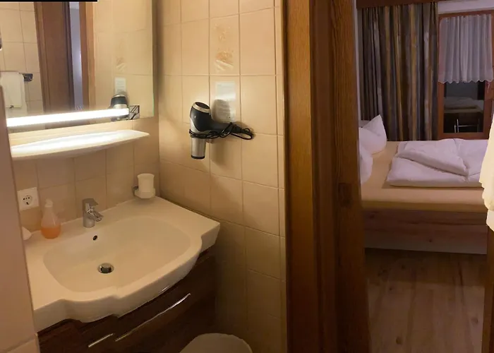 Engadin ゲストハウス ナウダース