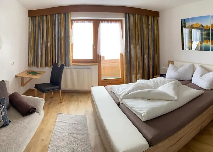 Engadin ゲストハウス ナウダース