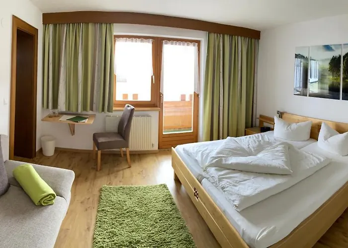 ゲストハウス Engadin 4*